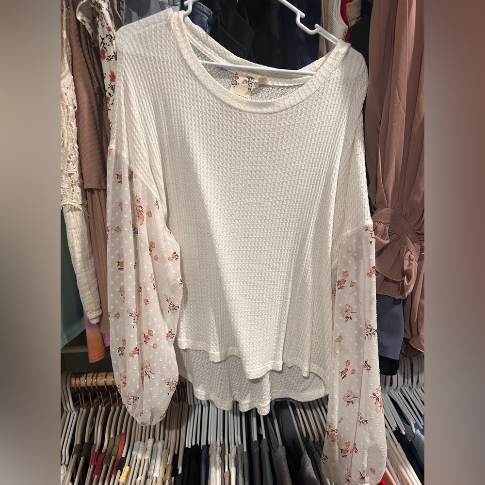 Boutique top sheer sleeve lightweight Small
